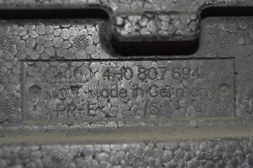 Абсорбер переднего бампера Audi A8 D4 10-17 (01) европа — фото 3