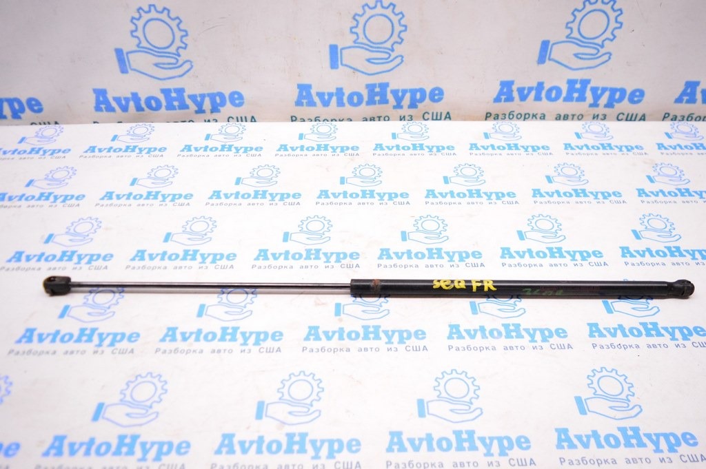 Амортизатор капота правый Toyota Sequoia 2008-2022 (01) ржавчина