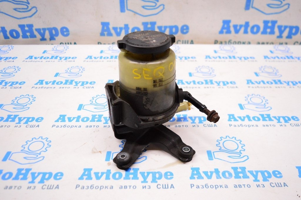 Бачок ГУР Toyota Sequoia 2008-2022 (01)