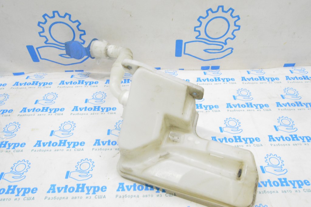 Бачок омывателя Audi A3 8V 15-20 с крышкой и горловиной (02)  5Q0955448