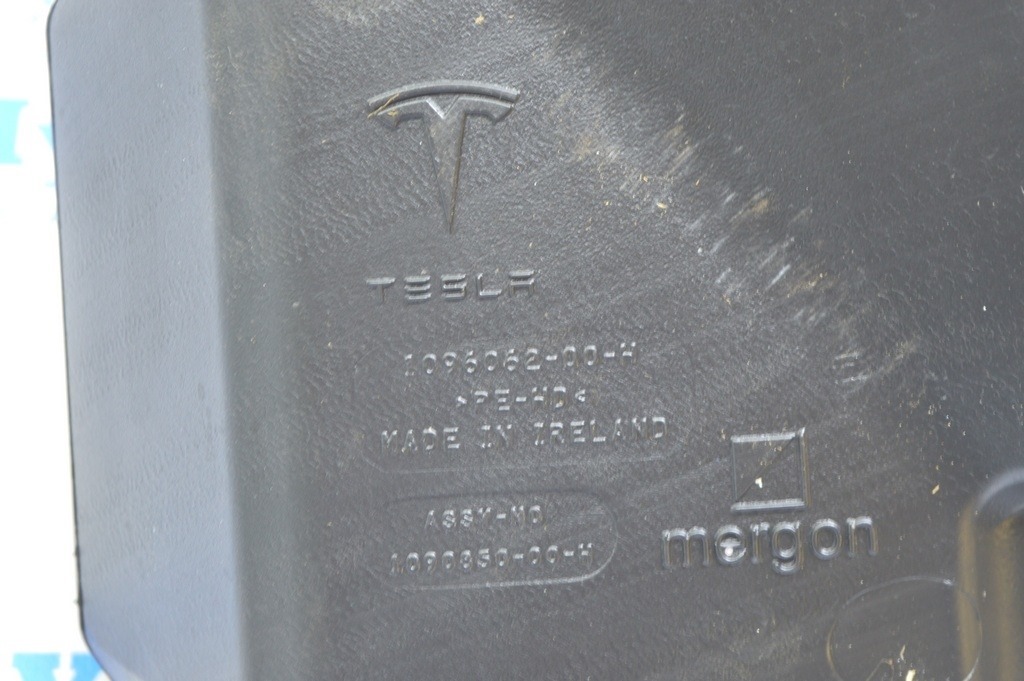 Бачок омывателя Tesla Model 3 18- с крышкой — фото 4