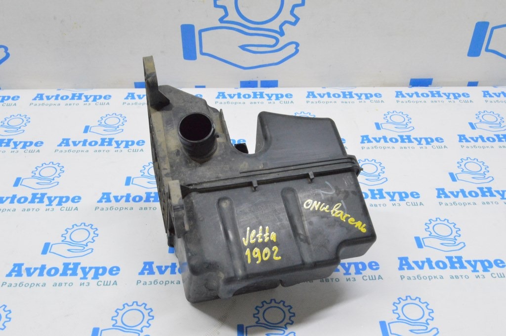 Бачок омывателя VW Jetta 19- без горловины 17A955448