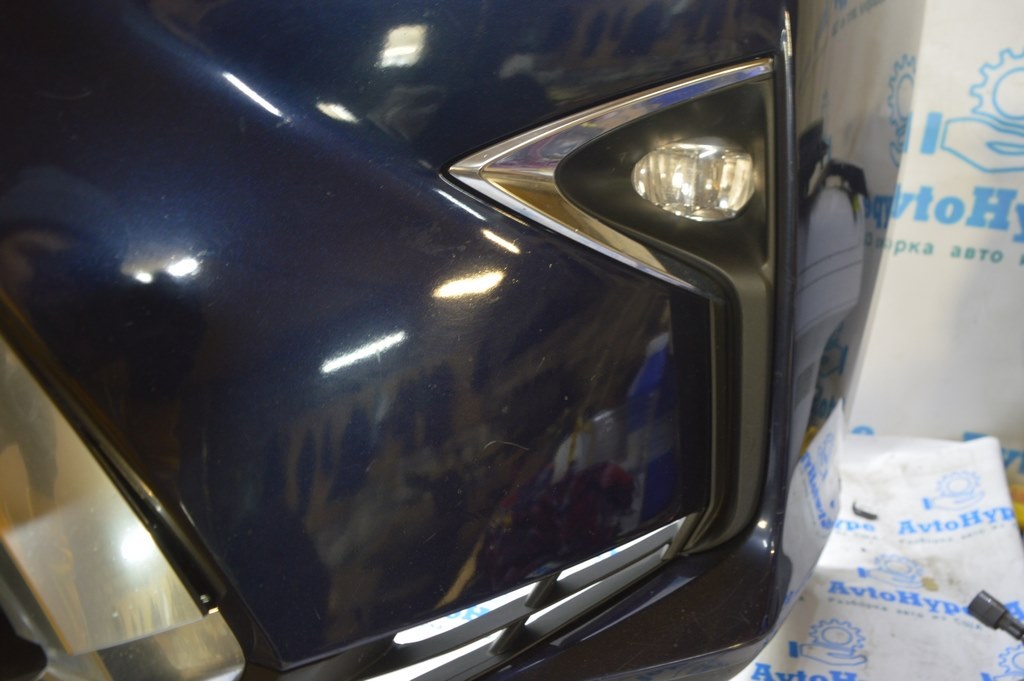 Бампер перед в сборе Lexus RX350 RX450h 16-19 парктроники, стекло значек,птф, трещины (02) — фото 4