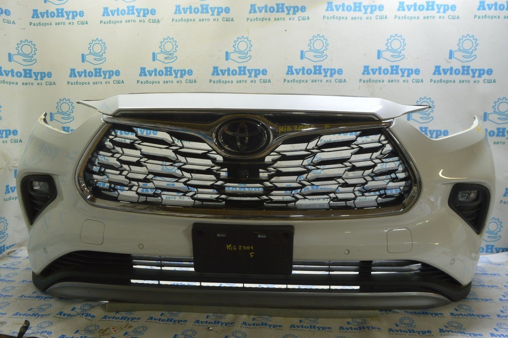 Бампер передний в сборе без камеры,радара под парктр Toyota Highlander 20- белый 070 в цвет