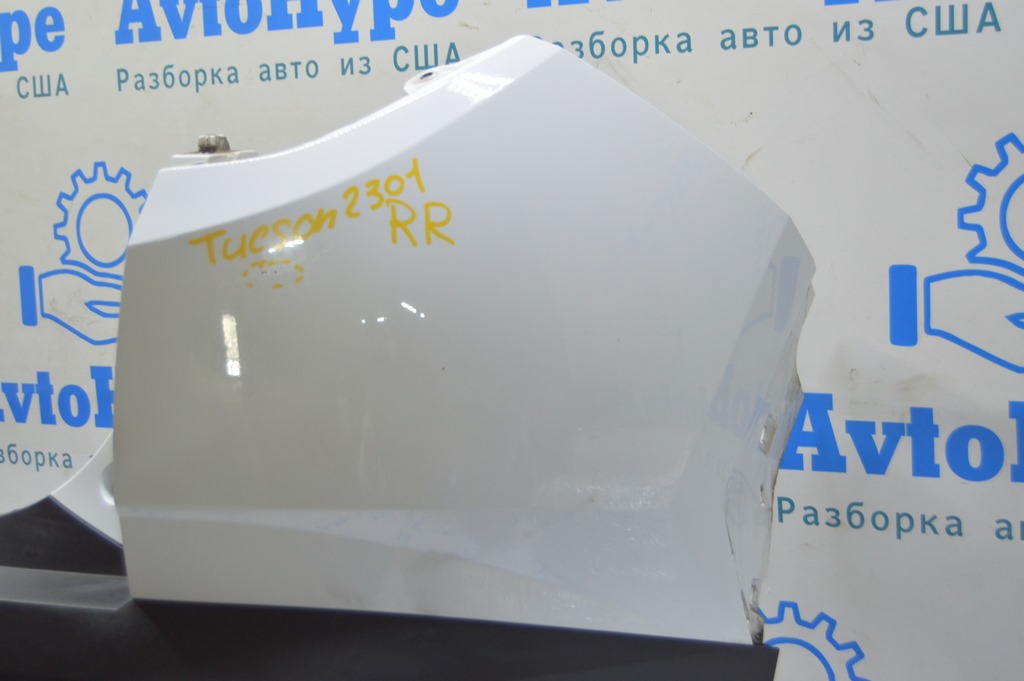 Бампер задний голый правый Hyundai Tucson 22- (01) белый в цвет