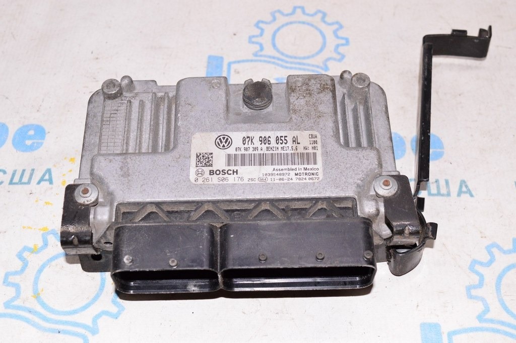 Блок ECU компьютер двигателя VW Passat b7 USA 2.5 (01)