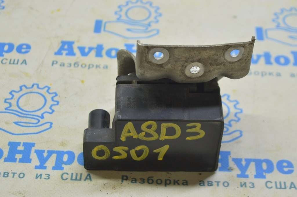 Блок клапанов пневмоподвески Audi A8 D3 03-09 (01)