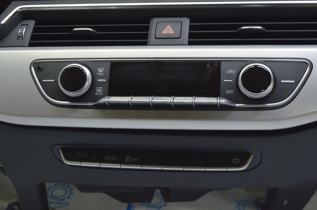 Блок кнопок передней панели Audi A4 B9 17- черный (02)