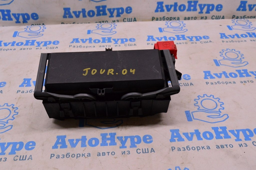 Блок предохранителей подкапотный Dodge Journey 11- 3.6 (04)