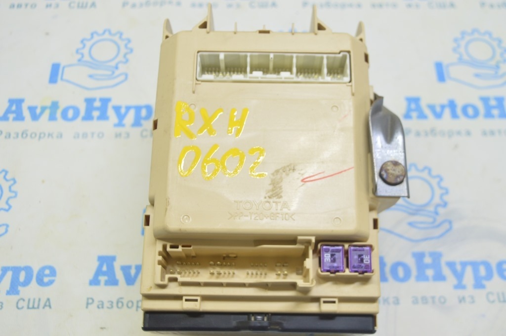 Блок предохранителей торпедный левый Lexus RX400h 06-09 (02)