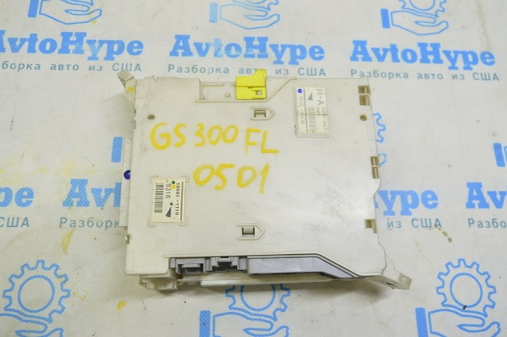 Блок предохранителей в торпеде левый Lexus GS300 GS350 GS430 GS450h 06-11 (01)