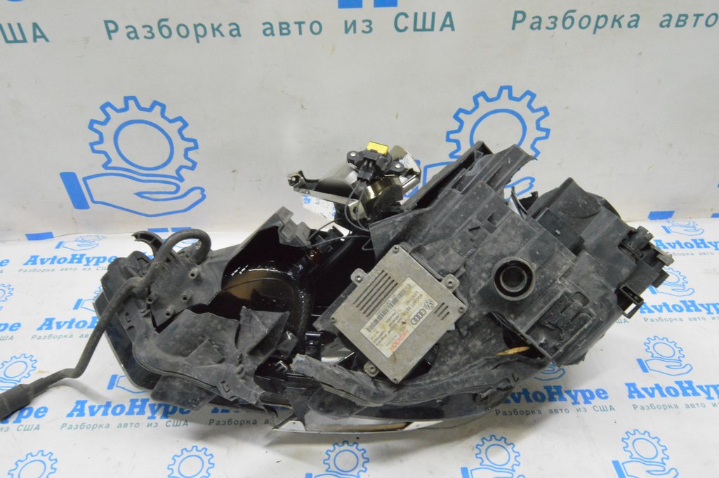Блок розжига правый Audi A3 8V 17-20 (02)