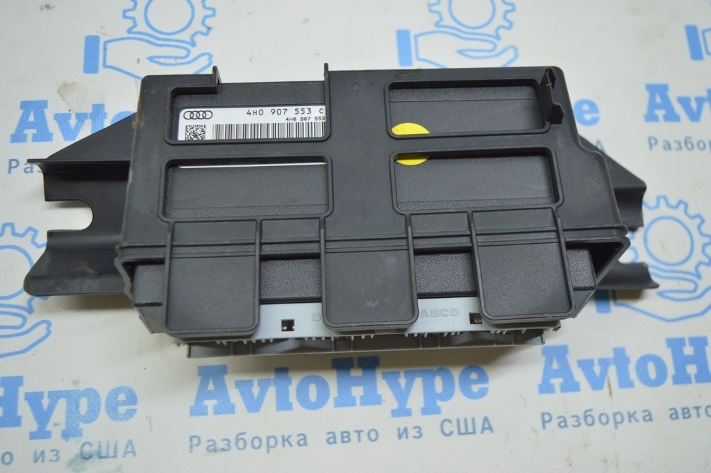 Блок управления пневмо подвеской SELF-LEVELING SUSPENSION COMPUTER Audi A8 D4 10-17 (01)