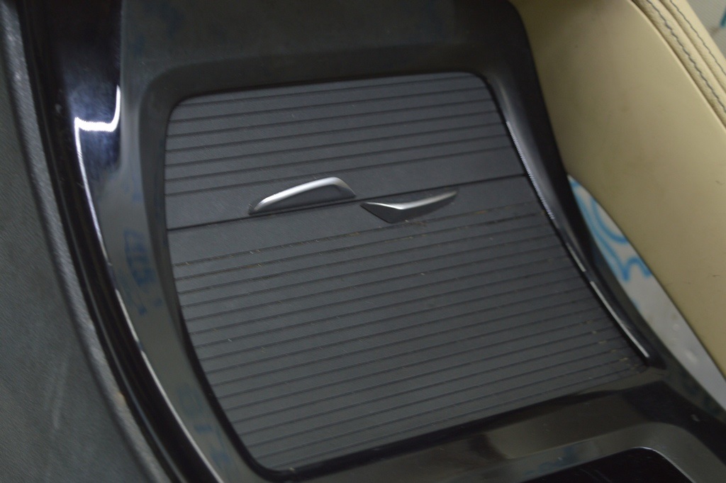 Бокс карман центральной консоли BMW X1 F48 16-19