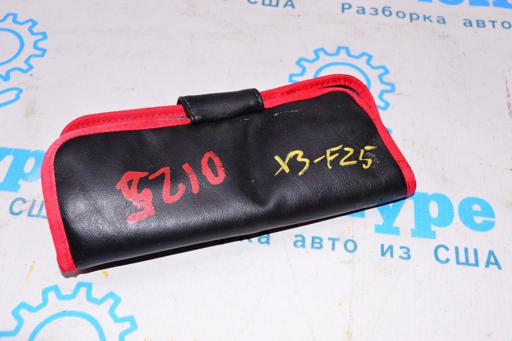 Бокс органайзера багажника BMW X3 F25 11-17 с отверткой и крюком (01)