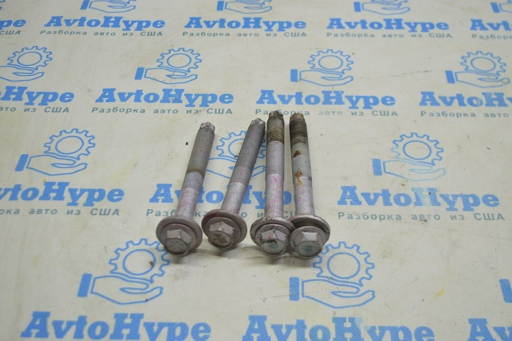 Болт как на фото 4шт Lexus RX400h 06-09