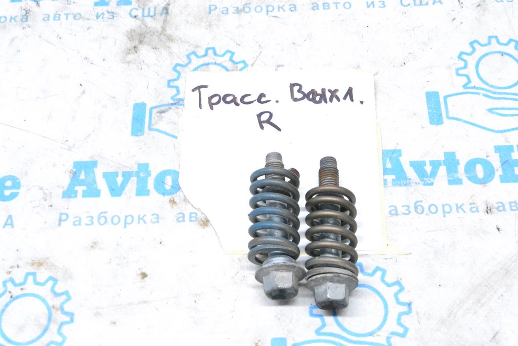 Болт выхлопной трассы Toyota Tundra 22-