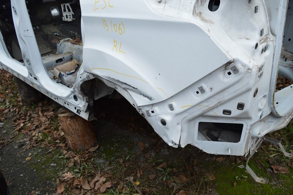 Четверть крыло задняя левая Ford Escape MK3 13-белый цвет UZ(06) деф. замят низ порога 6/10 — фото 2