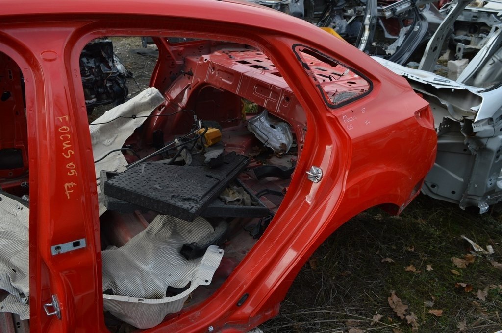 Четверть крыло задняя левая Ford Focus mk3 11-18 4d красная (05) 10/10 — фото 2