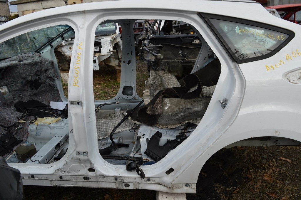 Четверть крыло задняя левая Ford Focus mk3 11-18 5d (06) белый цвет YZ — фото 2