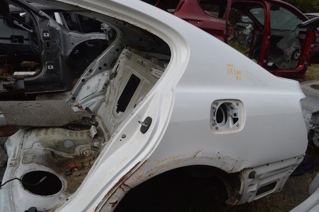 Четверть крыло задняя левая Lexus GS300 GS350 GS430 GS450h 06-11 (01) белая, замята, ржавчина