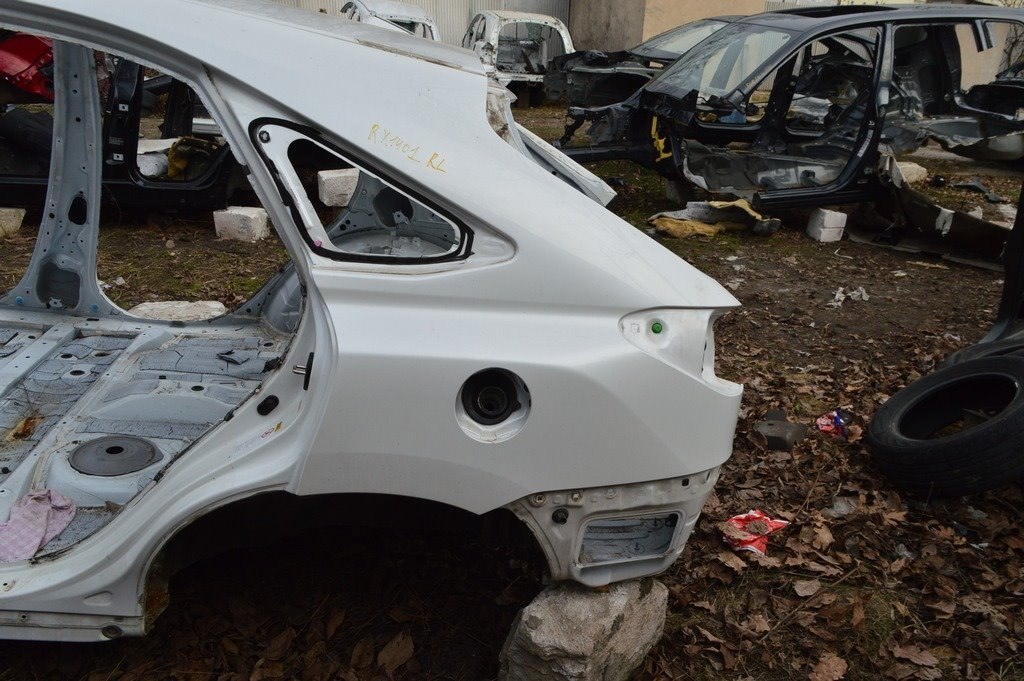 Четверть крыло задняя левая Lexus RX350 RX450h 10-15 (01) белая на кузове