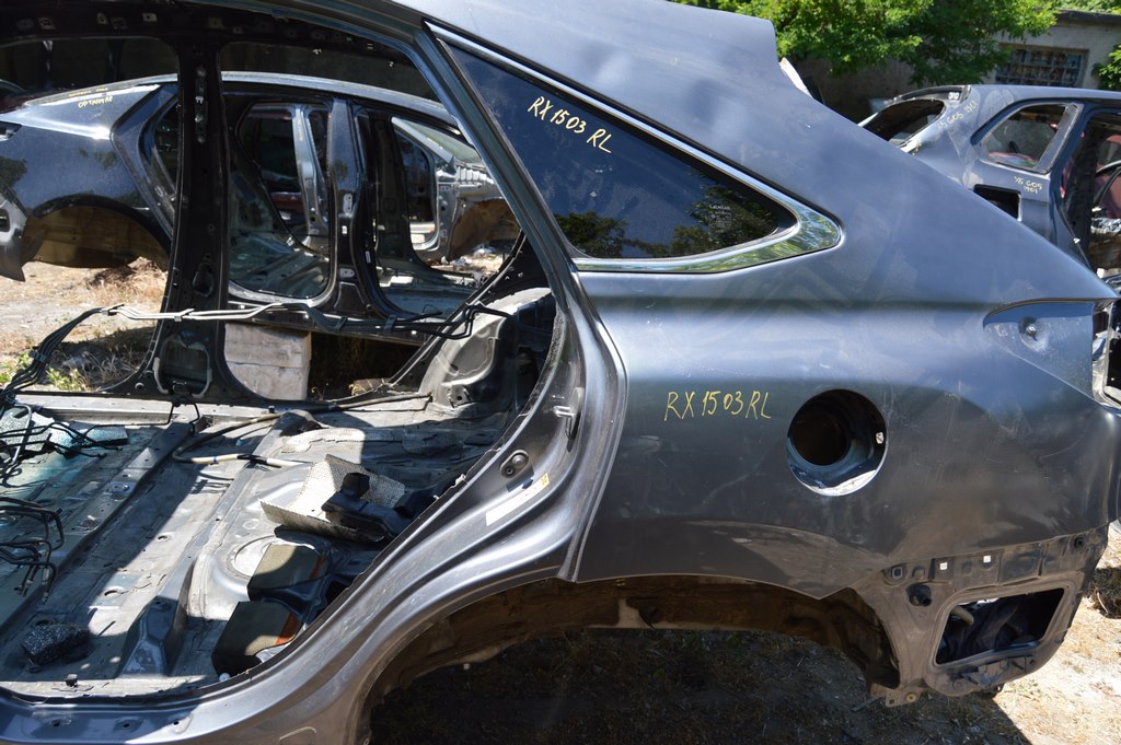 Четверть крыло задняя левая Lexus RX350 RX450h 10-15 (03) графит, вмятины