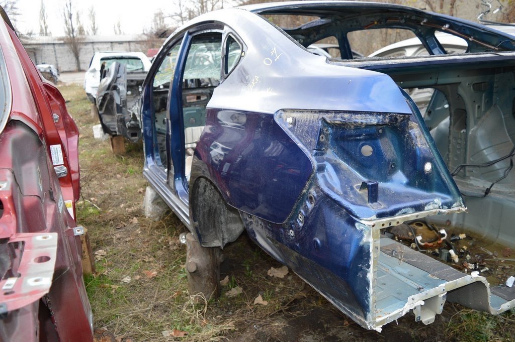 Четверть крыло задняя левая Nissan Sentra 15-19 синий цвет RAY (01)