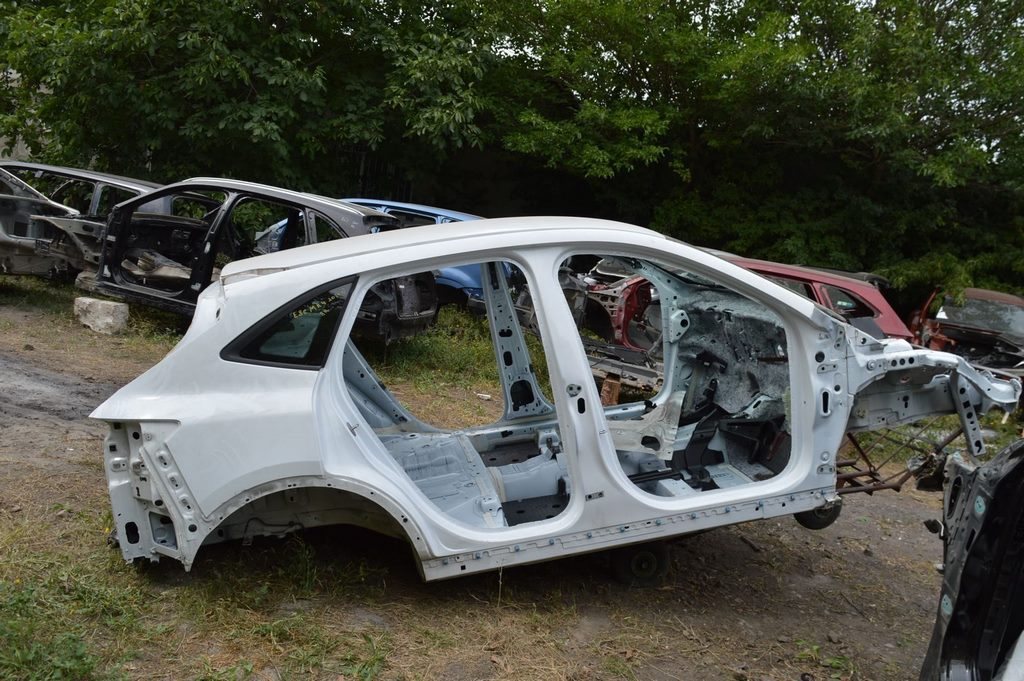 Четверть крыло задняя правая Ford Escape MK4 20- (01)