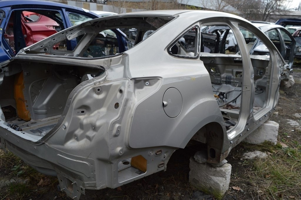 Четверть крыло задняя правая Ford Focus mk3 11-18 4d (03)