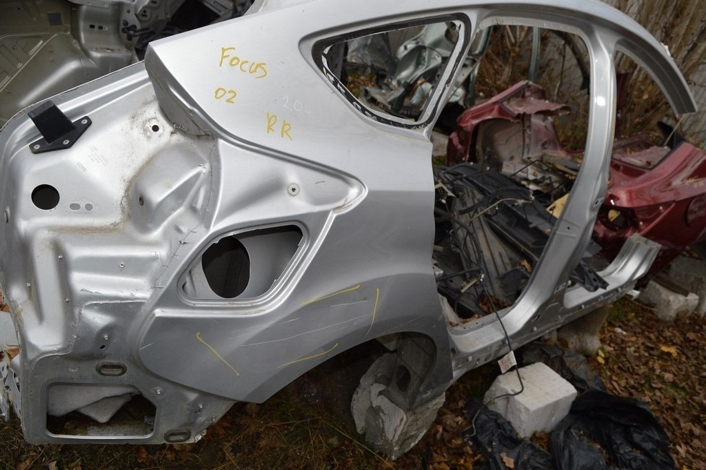 Четверть крыло задняя правая Ford Focus mk3 11-18 5d (02) серебро чуть прижата отрезана — фото 2