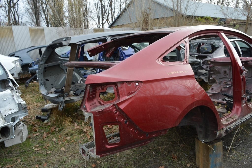Четверть крыло задняя правая Hyundai Sonata 15-17 usa красная,цвет TR (02)