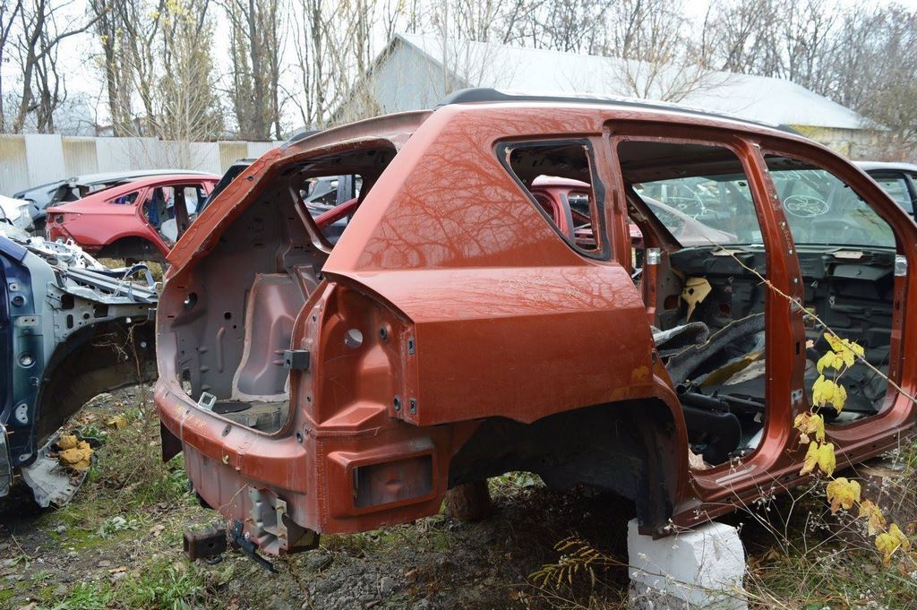 Четверть крыло задняя правая Jeep Compass 11-16 (01) оранжевый цвет