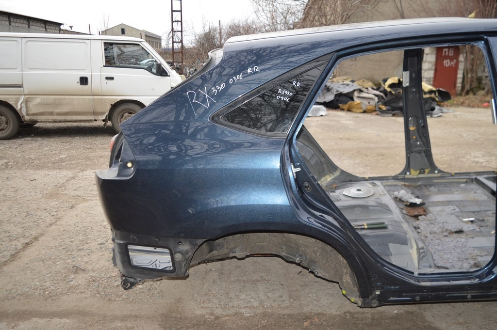 Четверть крыло задняя правая Lexus RX300 RX330 RX350 RX400h 04-09 (01) на кузове