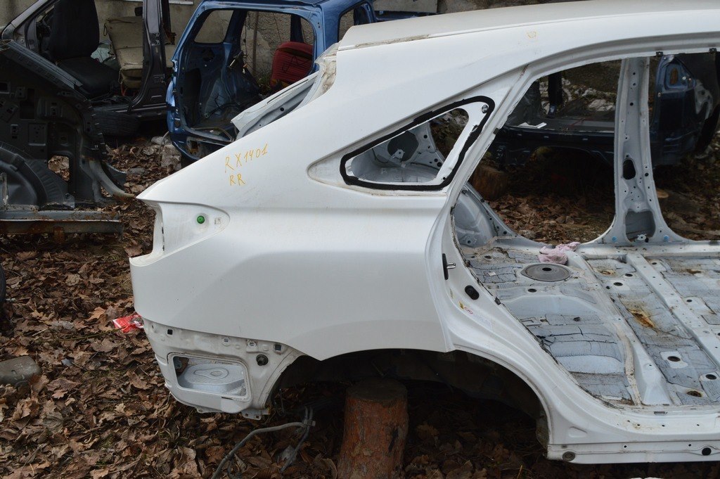 Четверть крыло задняя правая Lexus RX350 RX450h 10-15 (01) белая на кузове