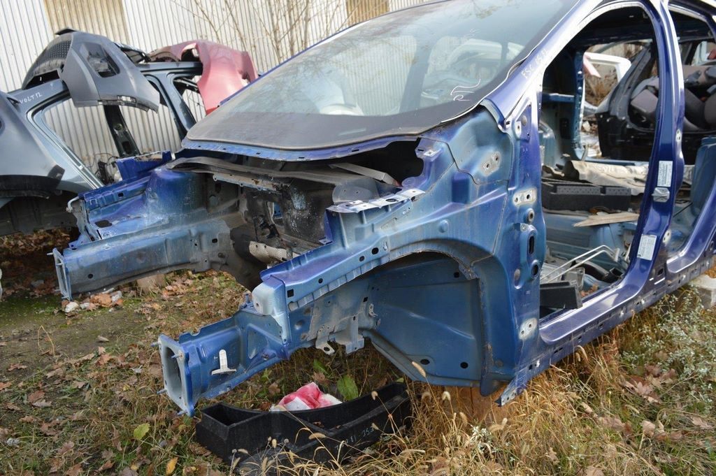 Четверть передняя левая Ford Escape MK3 13-16 дорест синий цвет J4(05)