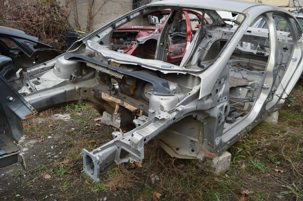 Четверть передняя левая Ford Focus mk3 11-18 (03)