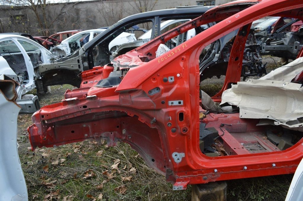 Четверть передняя левая Ford Focus mk3 11-18 (05) красная — фото 2