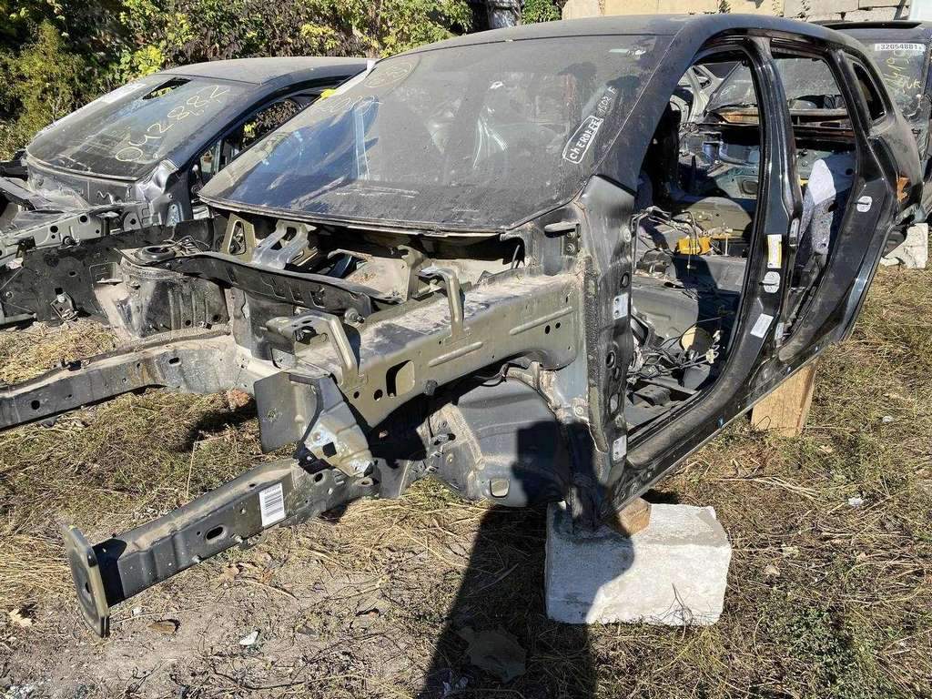 Четверть передняя левая Jeep Cherokee KL 14-черная,цвет PXR (02)