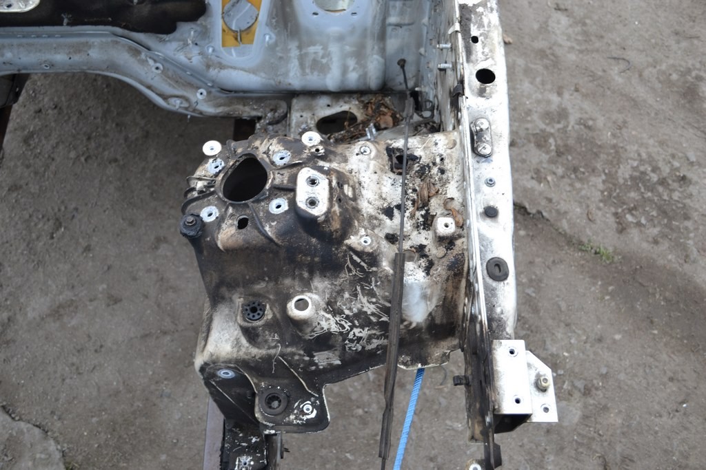 Четверть передняя левая Land Rover Range Rover L405 13-17 (01) белая после пожара — фото 2