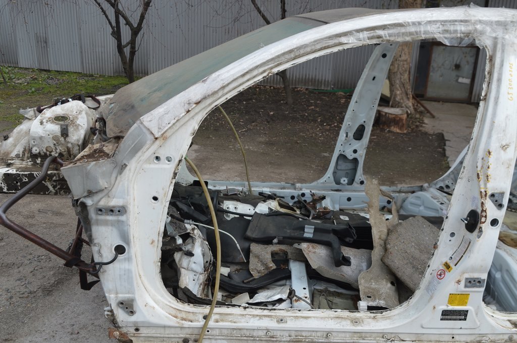 Четверть передняя левая Lexus GS300 GS350 GS430 06-11 awd (01) белая, без пистолета, замята