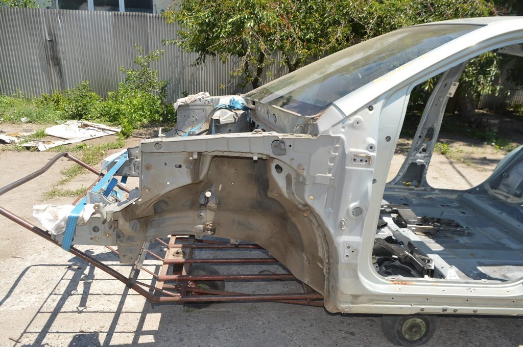 Четверть передняя левая Lexus RX300 RX330 RX350 RX400h 04-09 (02) серебро