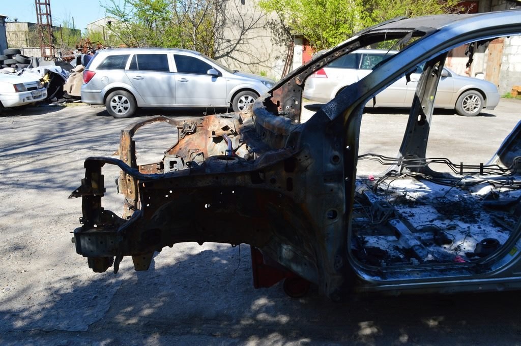 Четверть передняя левая Toyota Highlander 14- (03) графит горелая без носика лонжерона