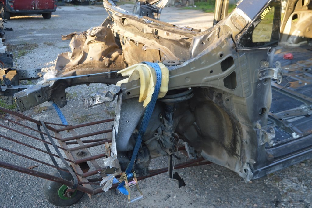 Четверть передняя левая Toyota Sienna 15-20 (01) Реал М. замята