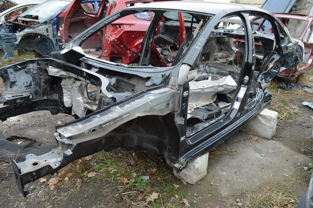 Четверть передняя левая VW Passat b7 USA (04) черная