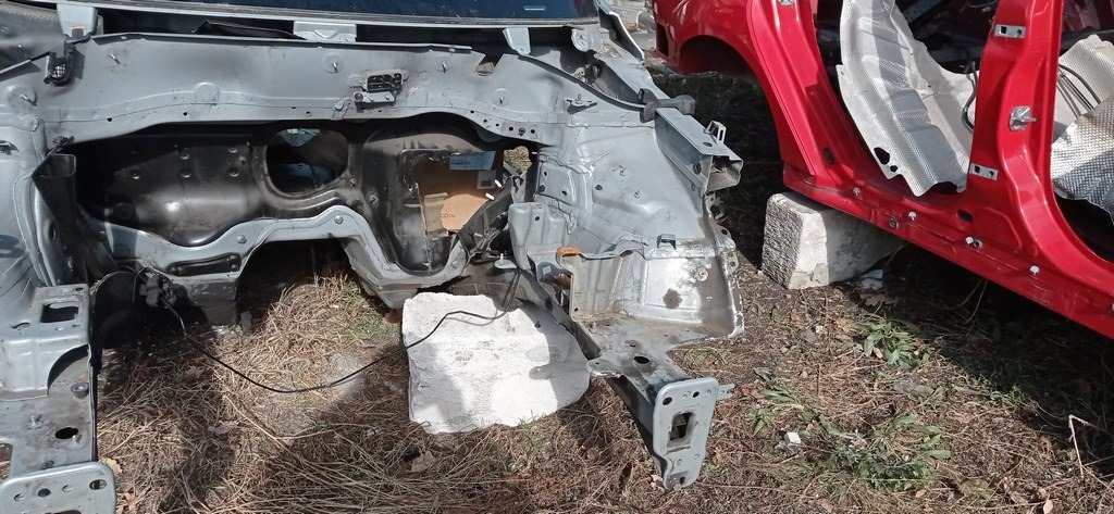 Четверть передняя левая VW Tiguan 09-17 (06) серебро без порога