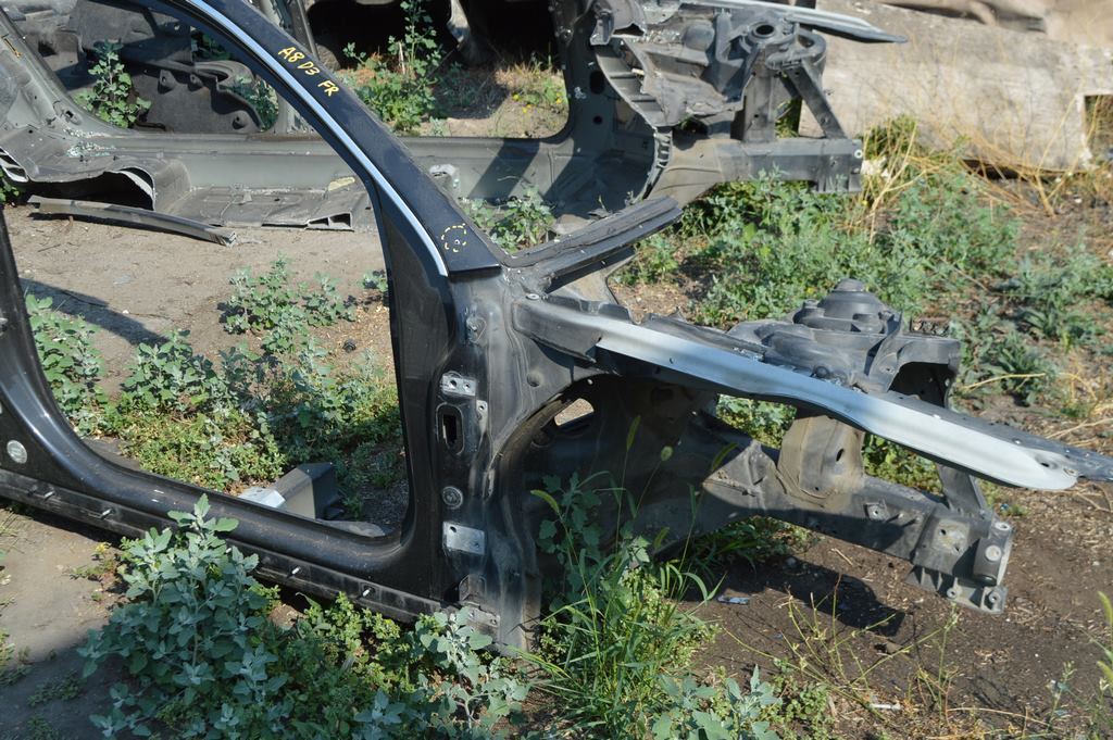 Четверть передняя правая Audi A8 D3 03-09 синяя (01) отверстие