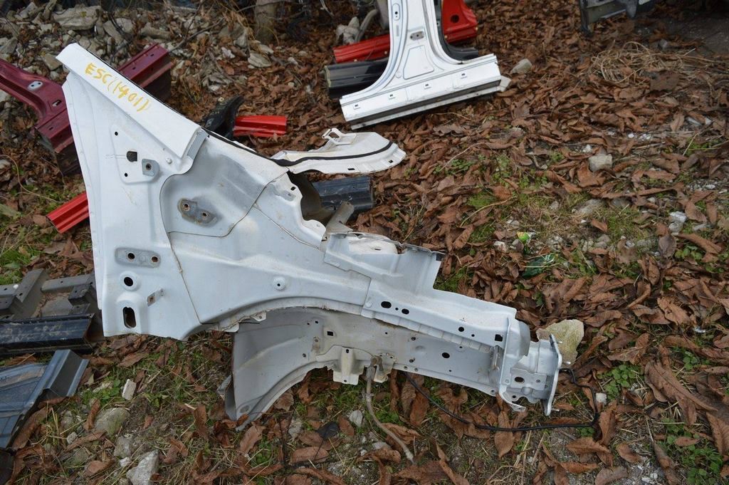Четверть передняя правая Ford Escape MK3 13-16 дорест (01) без стойки под петли