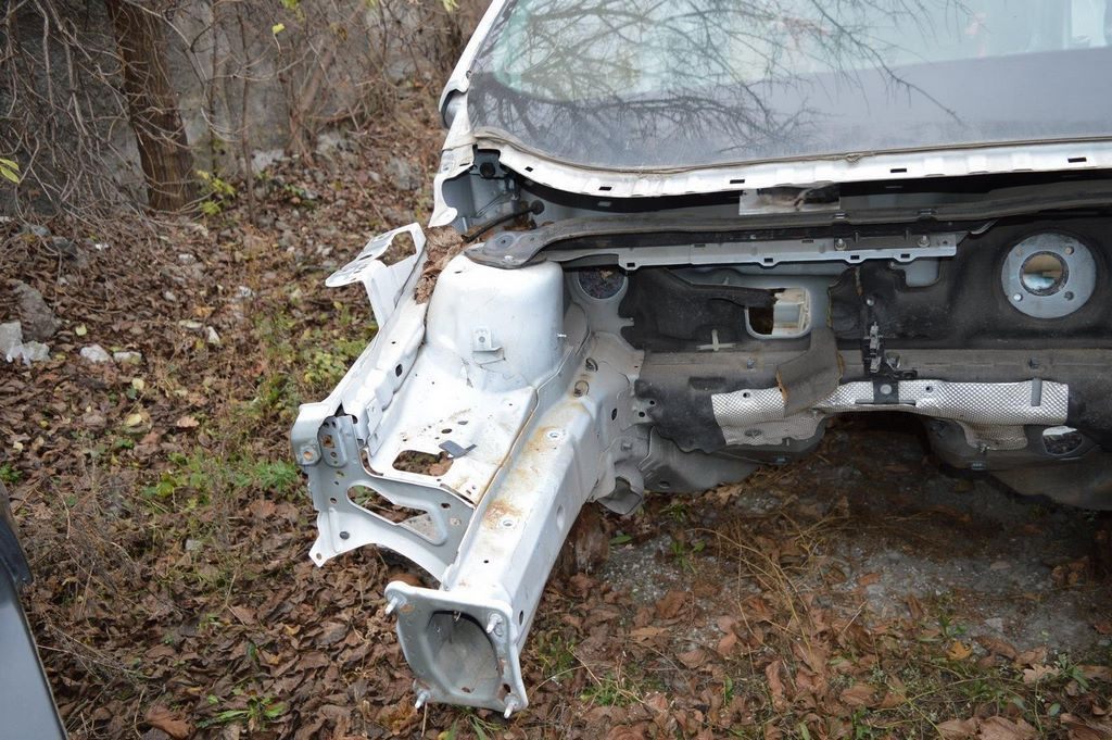 Четверть передняя правая Ford Escape MK3 13-16 дорест белый цвет UZ(06)