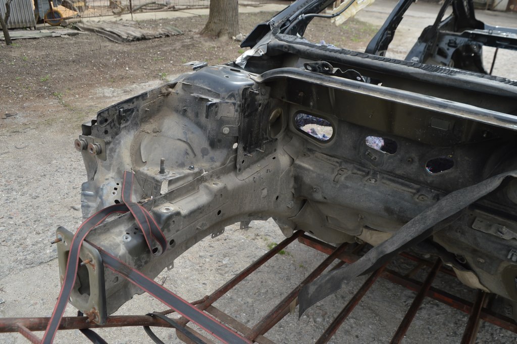 Четверть передняя правая Ford Fusion mk5 13- (06) на кузове — фото 2